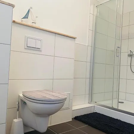 Гостевой дом Kapitaenshaus An Der Warnow Mit Sauna Росток