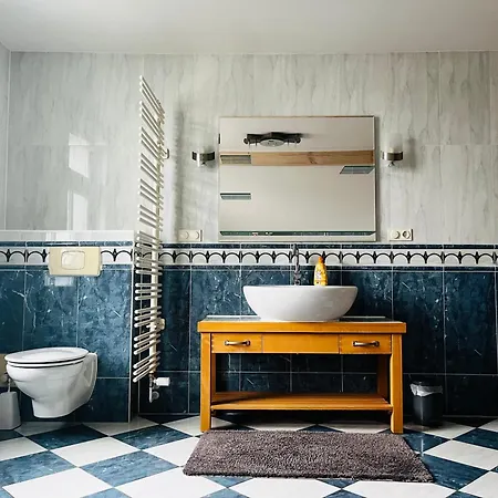 Kapitaenshaus An Der Warnow Mit Sauna 4* Росток