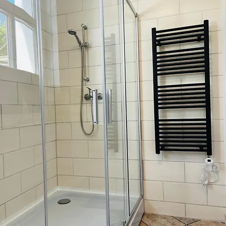 Gasthuis Kapitaenshaus An Der Warnow Mit Sauna 4*