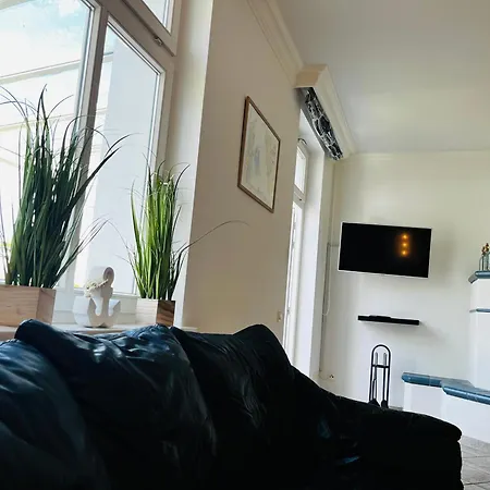 Kapitaenshaus An Der Warnow Mit Sauna Гостевой дом 4*