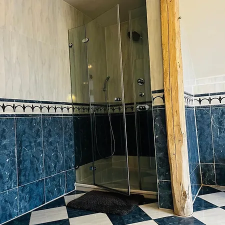 Гостевой дом Kapitaenshaus An Der Warnow Mit Sauna 4*