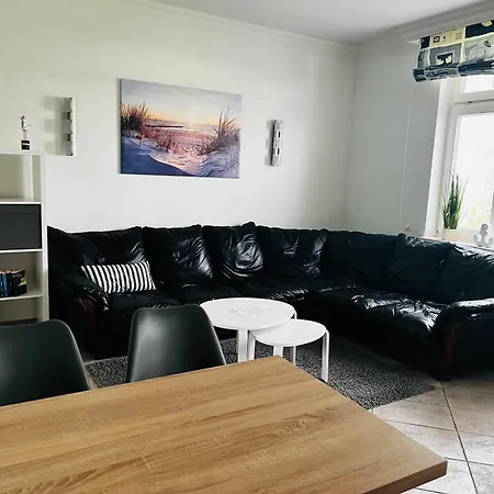 بيت ضيافة Kapitaenshaus An Der Warnow Mit Sauna روستوك