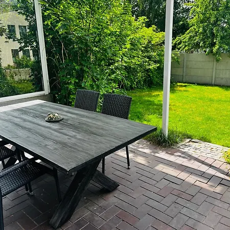 Kapitaenshaus An Der Warnow Mit Sauna רוסטוק