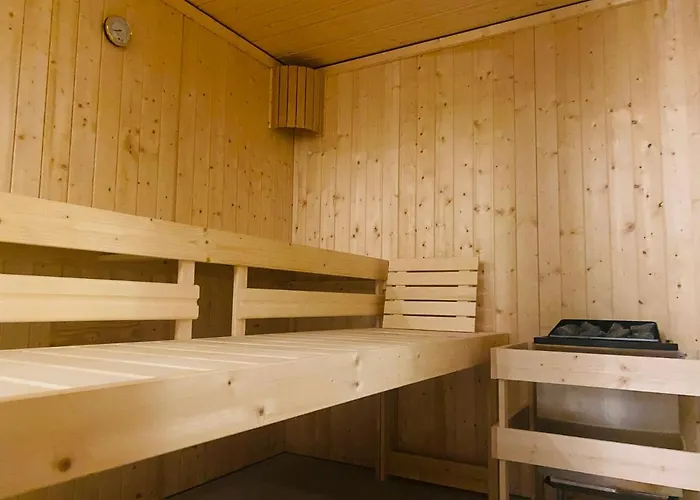 Kapitaenshaus An Der Warnow Mit Sauna 4* روستوك