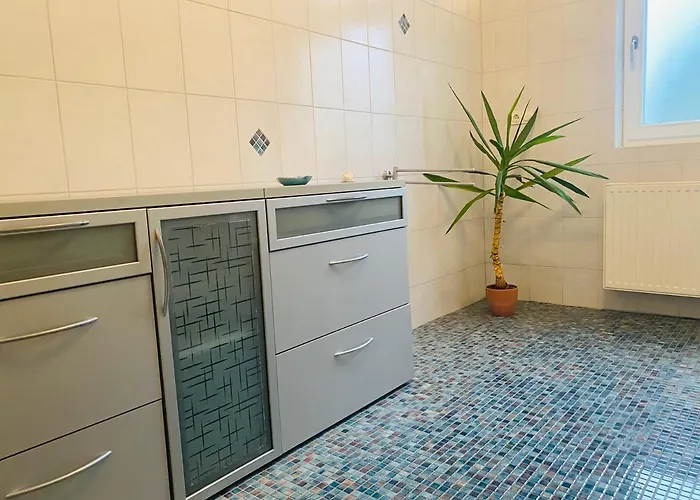 Kapitaenshaus An Der Warnow Mit Sauna بيت ضيافة 4*