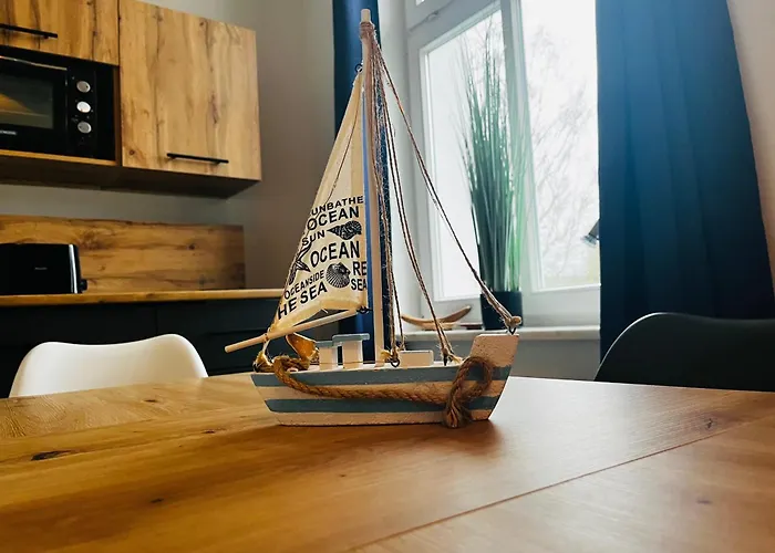 Pensionat Kapitaenshaus An Der Warnow Mit Sauna