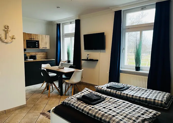 Kapitaenshaus An Der Warnow Mit Sauna Pensionat Rostock