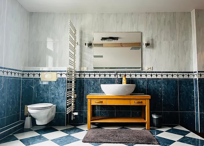 Kapitaenshaus An Der Warnow Mit Sauna 4* Rostock