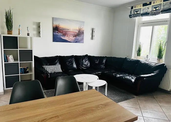 بيت ضيافة Kapitaenshaus An Der Warnow Mit Sauna روستوك